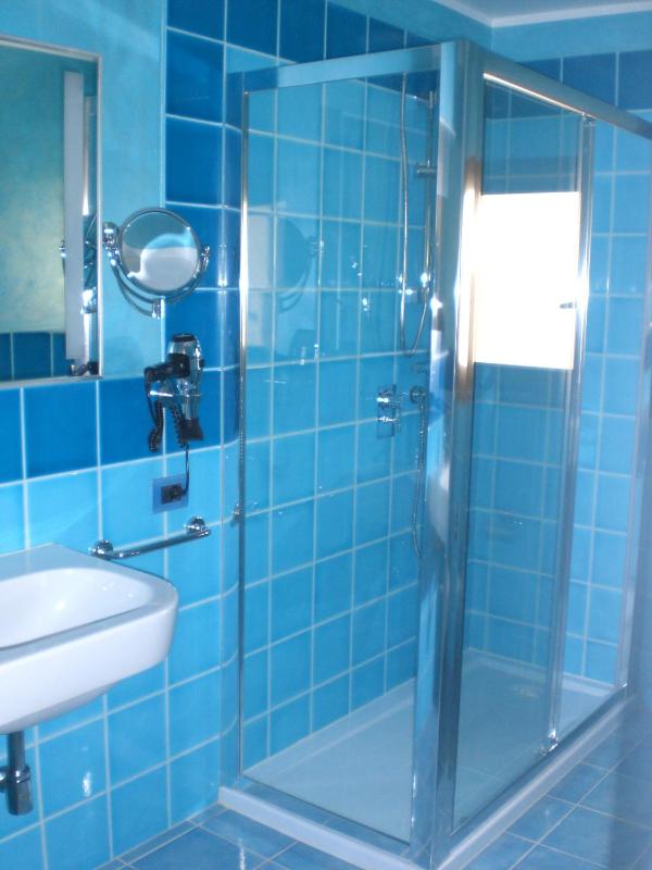 Superior Quadruple Room image 3
