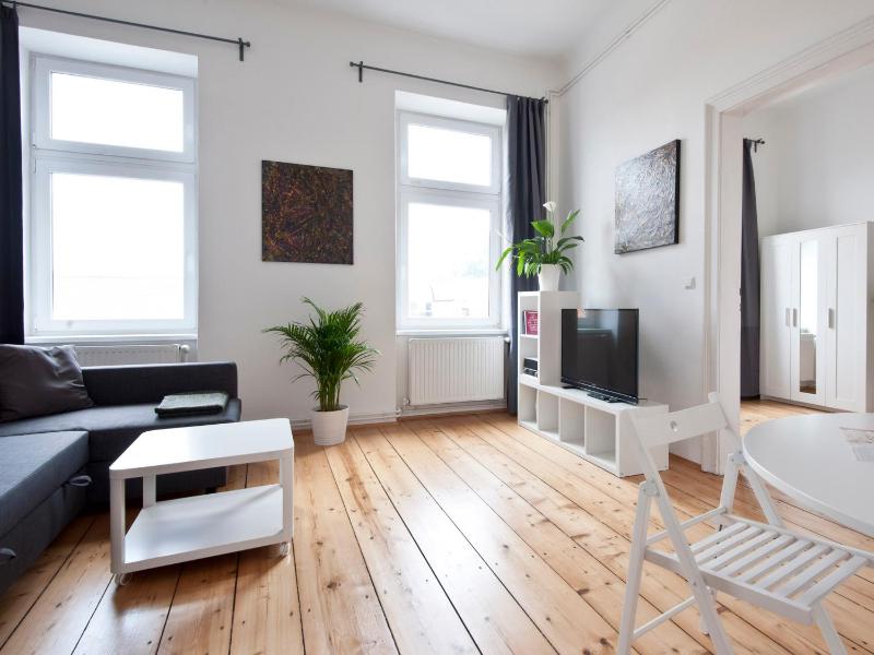 One-Bedroom Apartment image 3