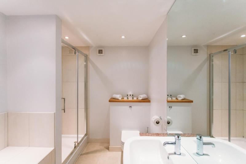 Two-Bedroom Lodge image 3