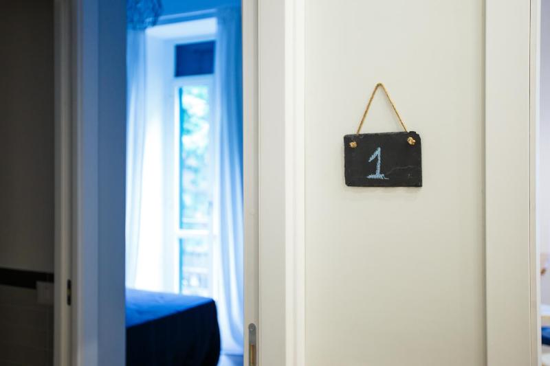 Double Room image 3