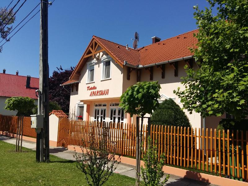 Katalin Boutique & Wellness Apartmanok - image 2