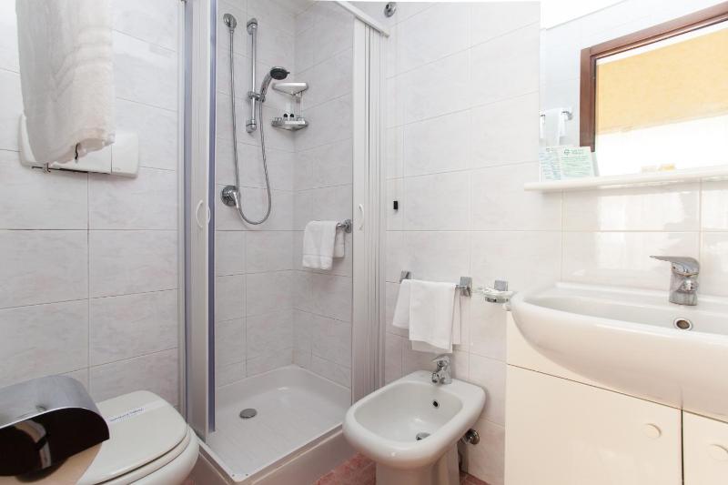 Studio (1 Adult) image 3