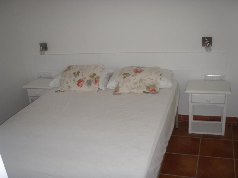 Los Pinos Apartament per 4 persones amb piscina comunitària a l'urbanització Los Pinos - image 7