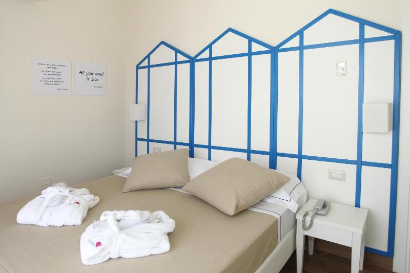 Mini Hotel - image 17