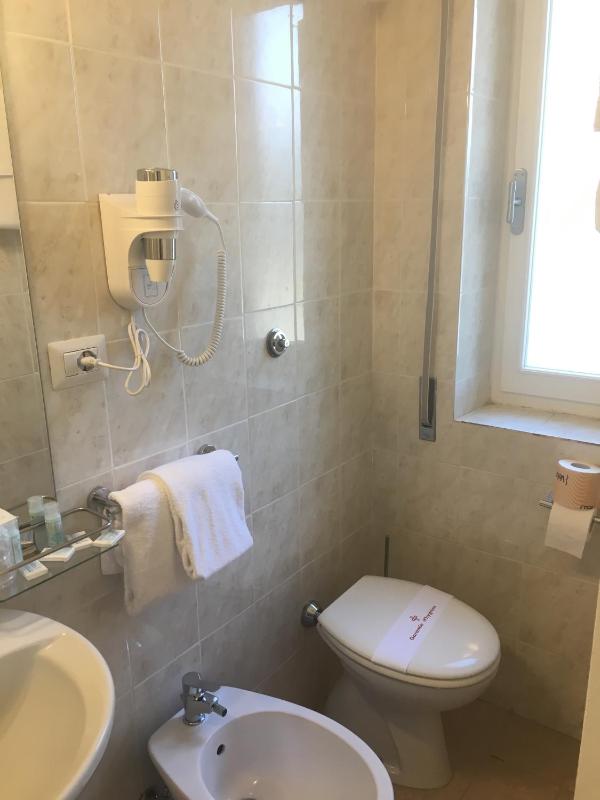 Triple Room with Garden View image 2