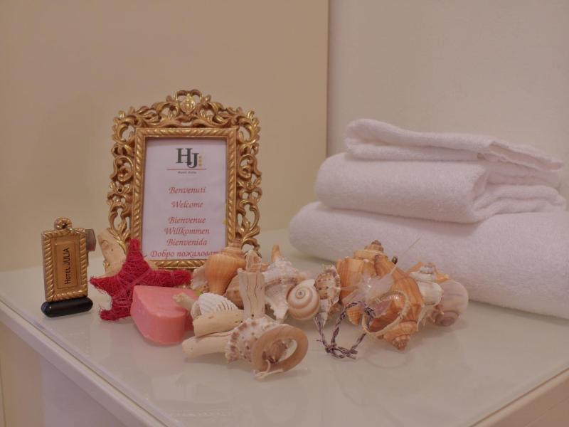 Single Room image 3