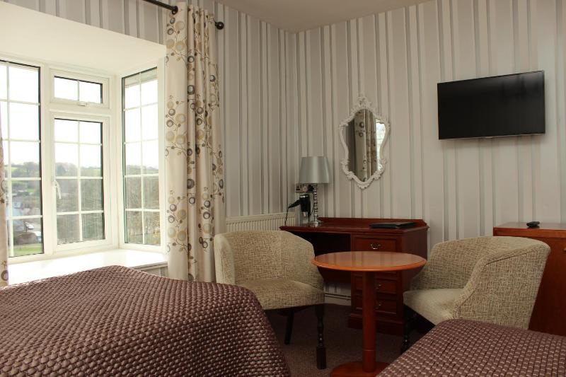 Twin Room image 1