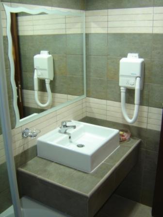 Double or Twin Room image 2