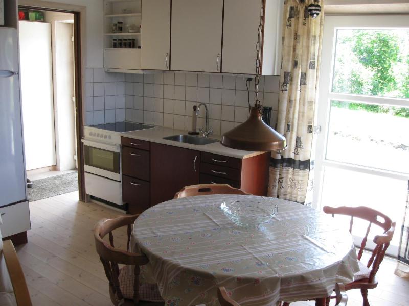 Standard One-Bedroom Apartment (2 Adults) image 4
