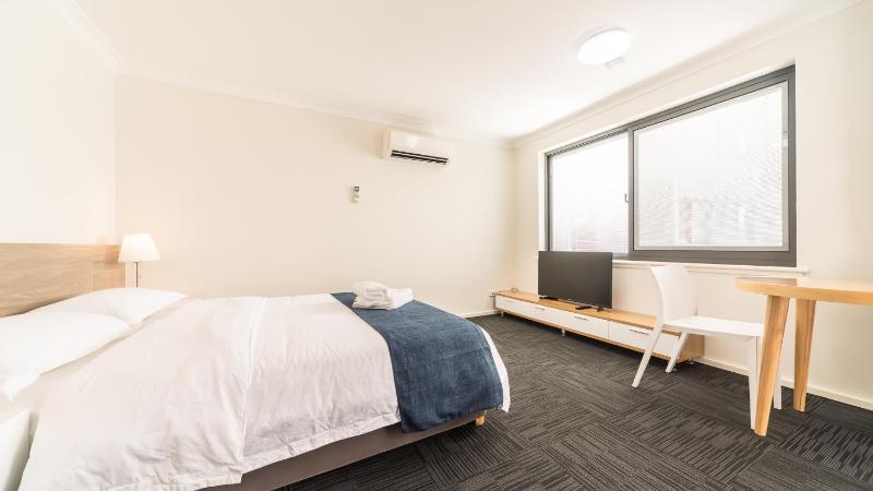 Batavia Apartments - image 13
