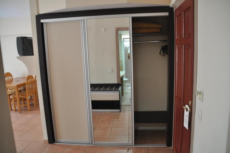 Two-Bedroom Apartment (6 Adults) image 4