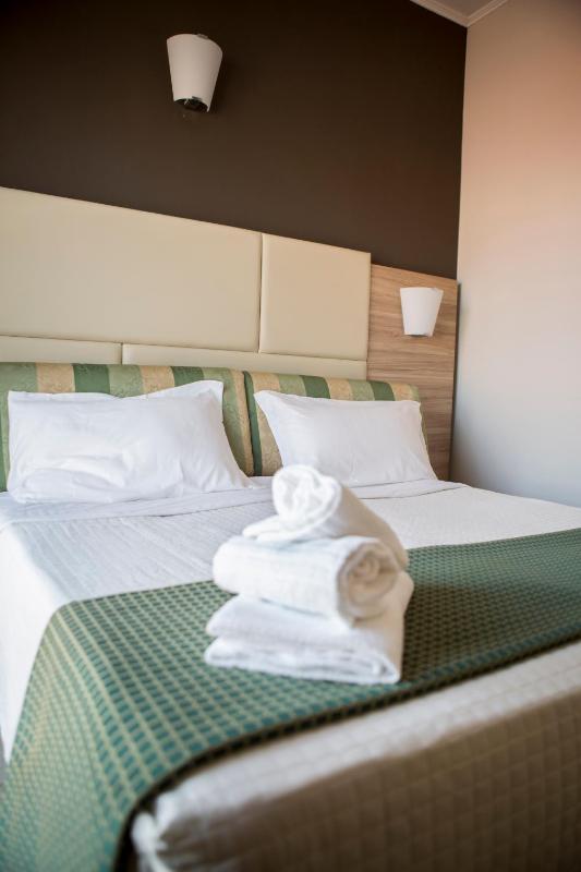 Comfort Quadruple Room with Balcony image 2