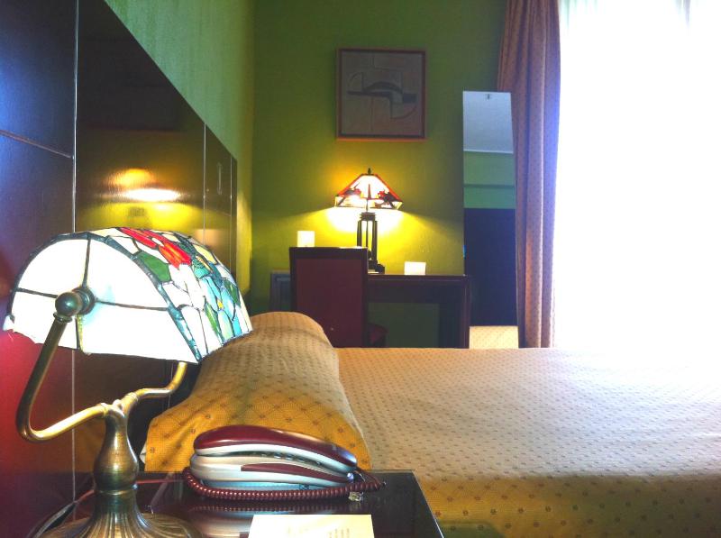 Double Room with Balcony image 4