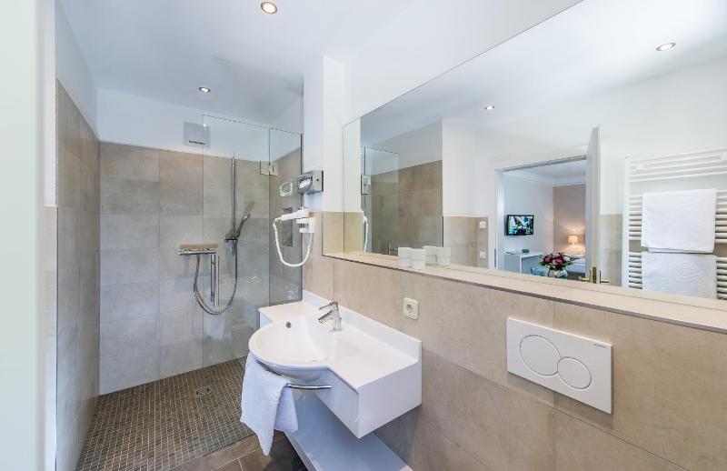Budget Double Room image 2