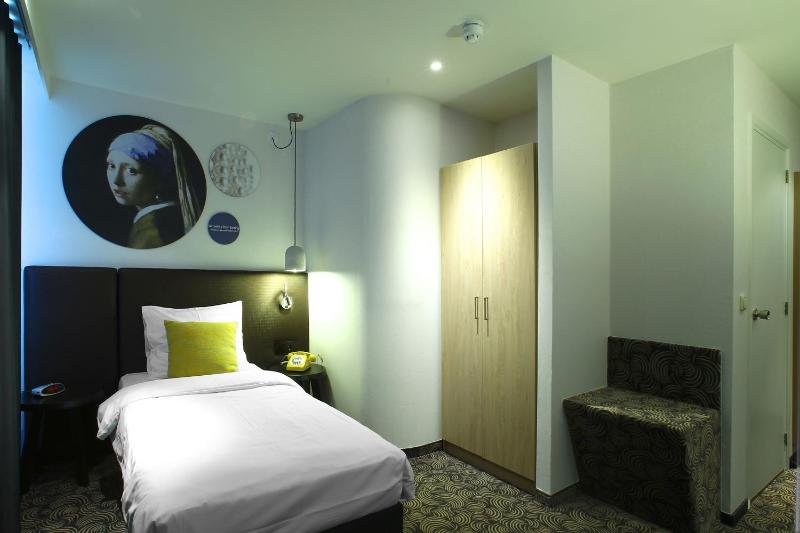 Single Room image 3