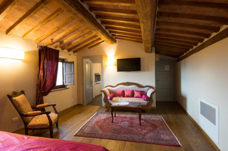 Deluxe Room image 4