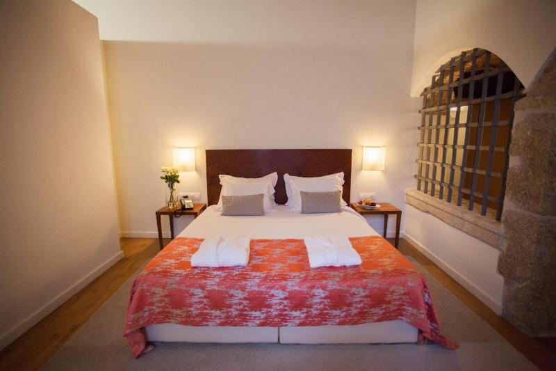 Deluxe Room image 3