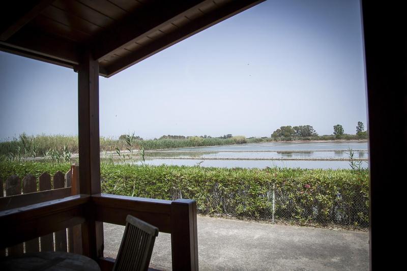 Deluxe Bungalow image 1