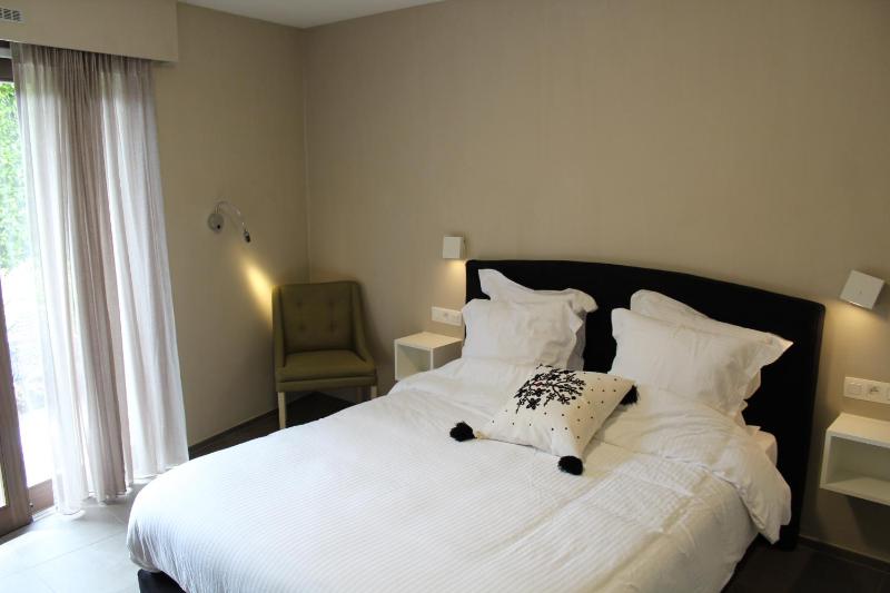 Double Room with Private Bathroom image 3
