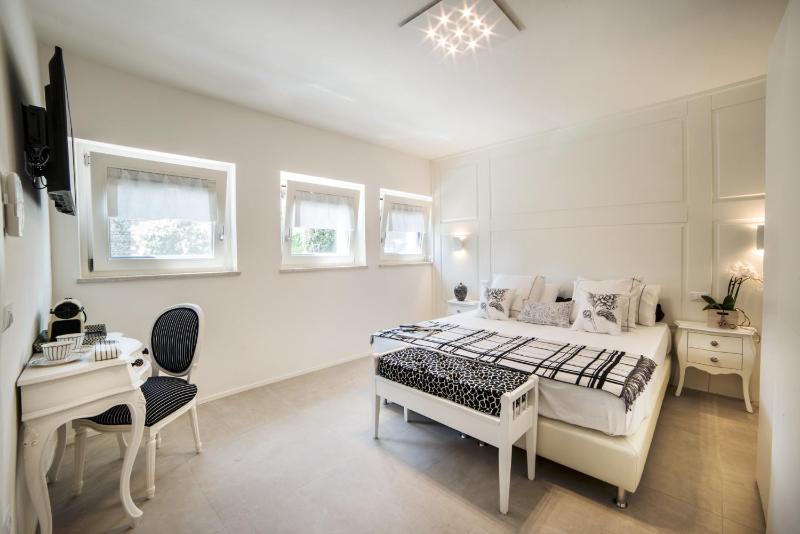 Riviera Carducci Rooms - image 20
