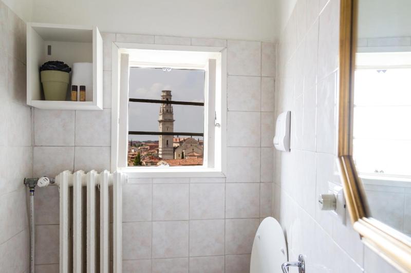 Apartment with large terrace image 3