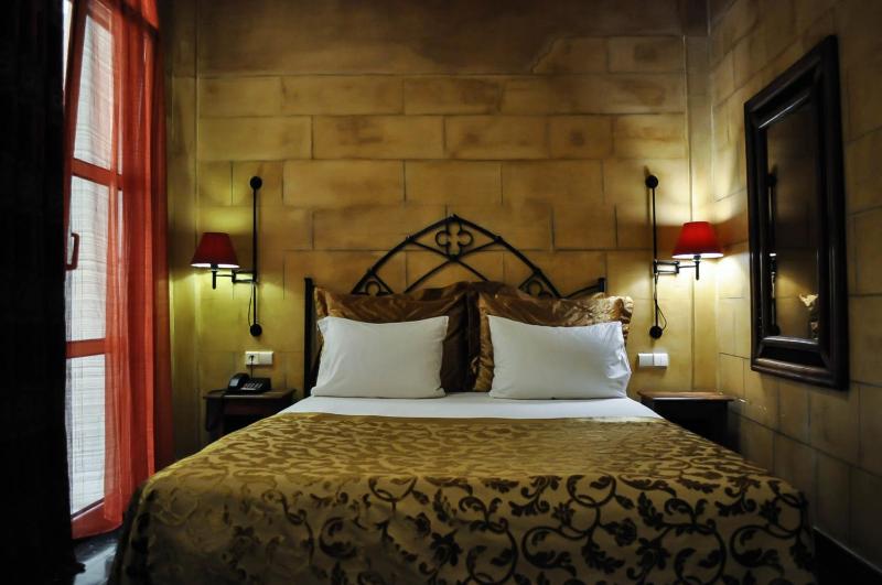 Junior Suite with Internal View image 4