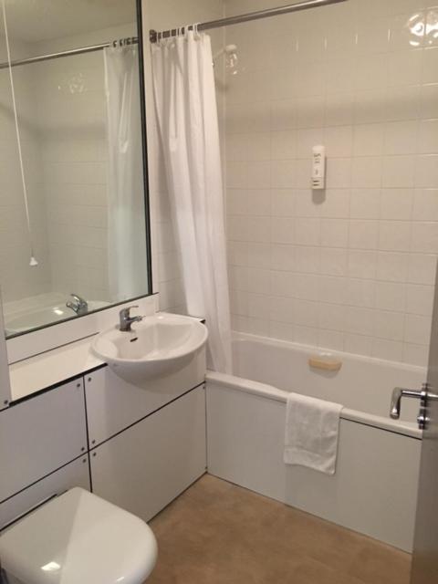 Standard Double Room image 2