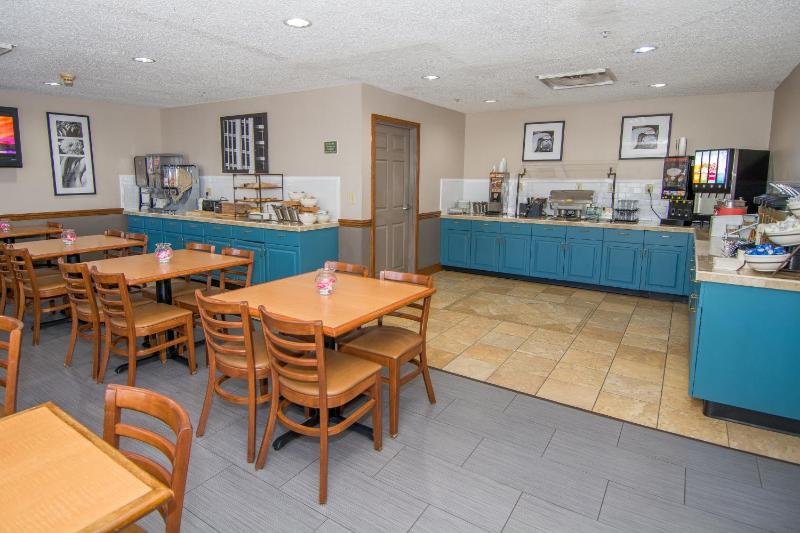 Country Inn & Suites by Radisson Jacksonville - Orange Park - image 13