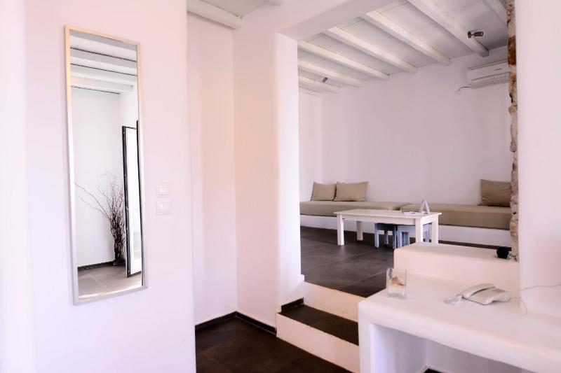 Apartment (4 Adults) image 4