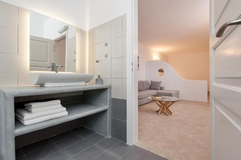 Superior Villa with Outdoor Heated Private Pool and Hot Tub image 3