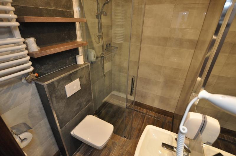 Deluxe Double Room image 2