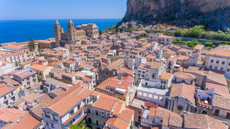 Cefalu in Blu - image 36