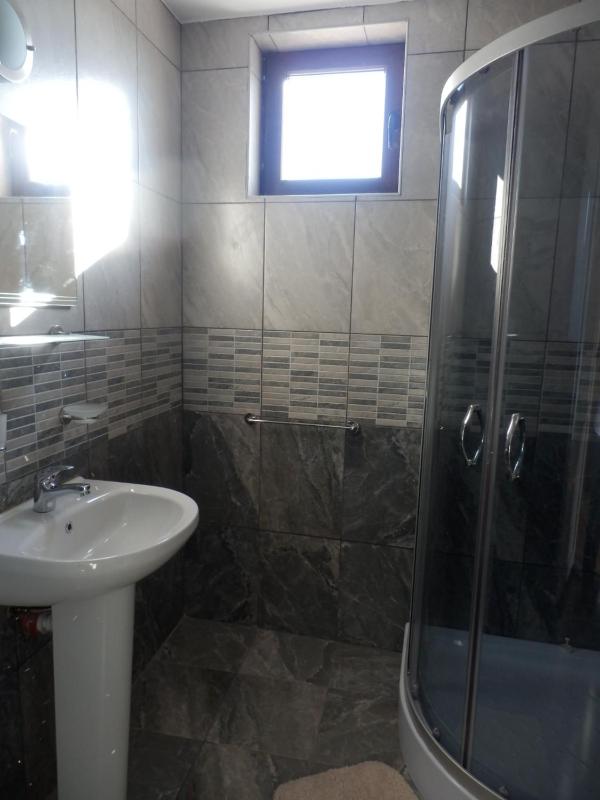 One-Bedroom Apartment with Balcony image 2