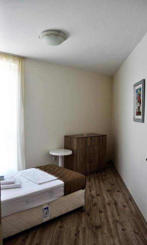Two-Bedroom Apartment with Balcony (5 Adults + 1 Child) image 2