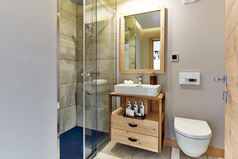 Premium Double Room image 3