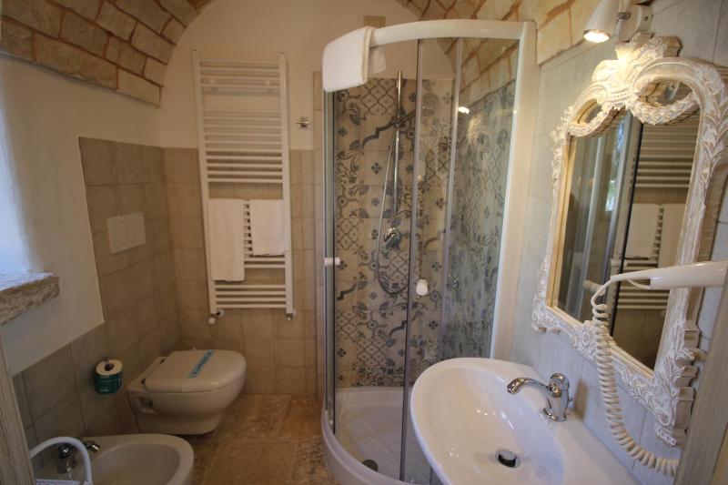 Double Room image 3