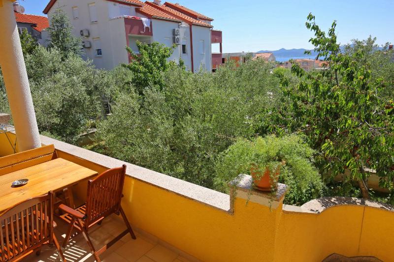 Standard Two-Bedroom Apartment with Terrace and Sea View (5 Adults) image 4