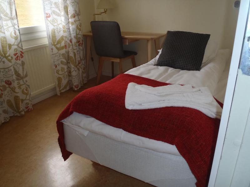 Standard Triple Room image 2