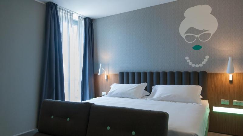 Deluxe Double Room image 1