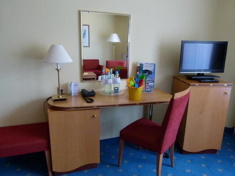 One-Bedroom Apartment image 4