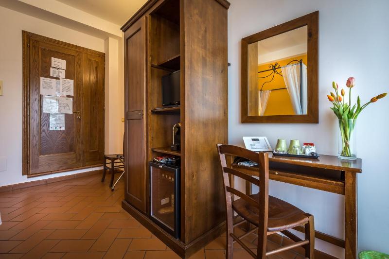 Double or Twin Room image 2