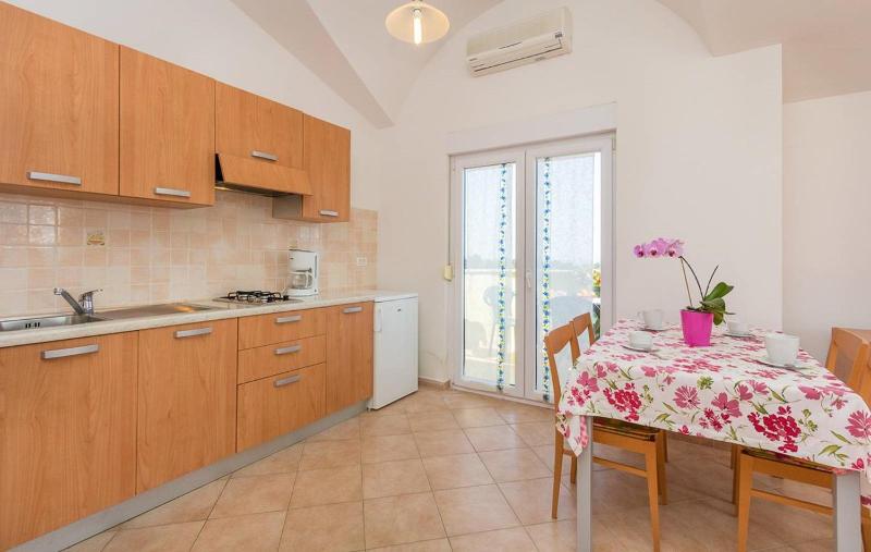 Apartment with Sea View image 1