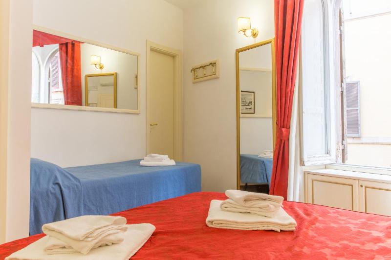 Triple Room image 3