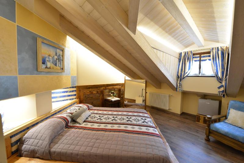 Double Room image 4