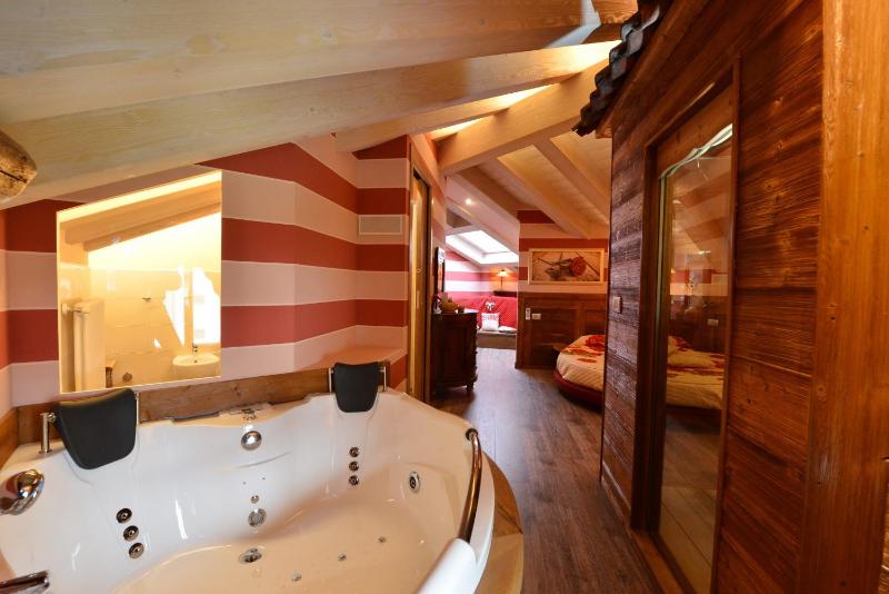 Deluxe Double Room with Spa Bath  image 3