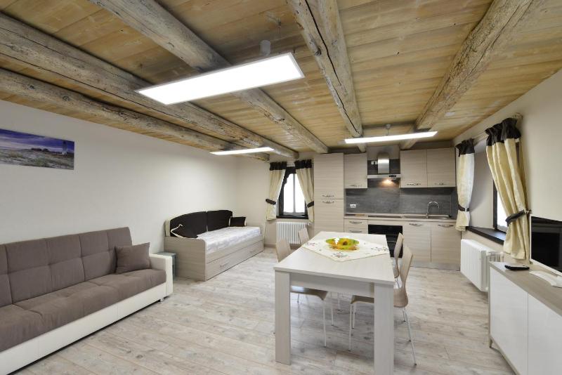 Apartment image 4