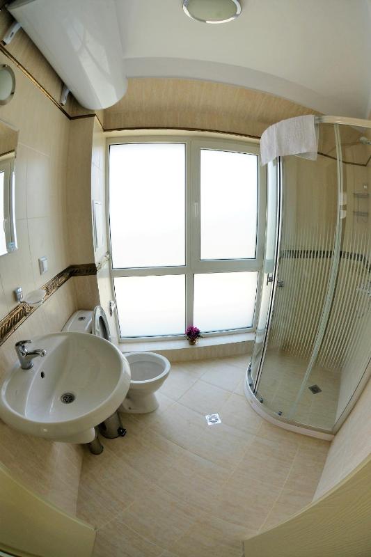 Two-Bedroom Apartment with Balcony and Sea View image 4
