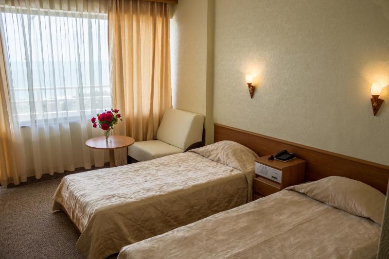 Single Room with Partial Sea View image 1