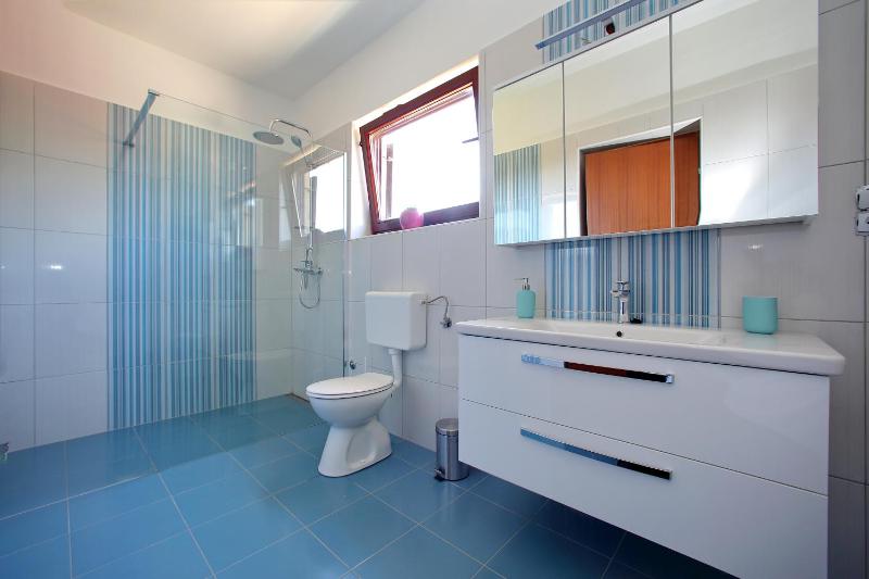 Apartment with Sea View image 2