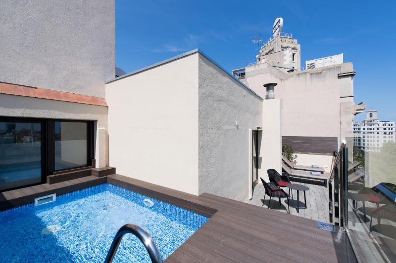 Junior Suite with Private Pool & Spa Access image 3